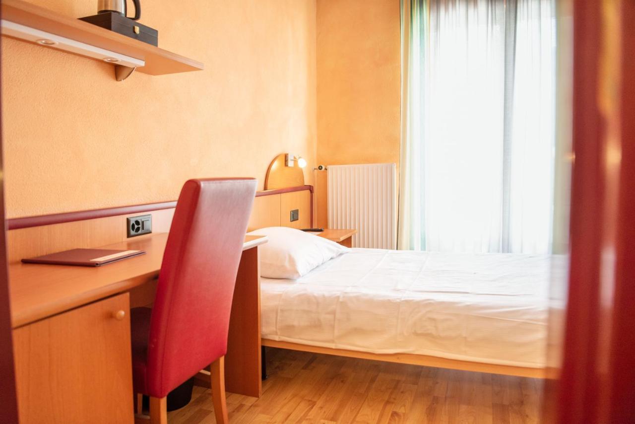 Al Giardinetto Hotell Biasca Exteriör bild